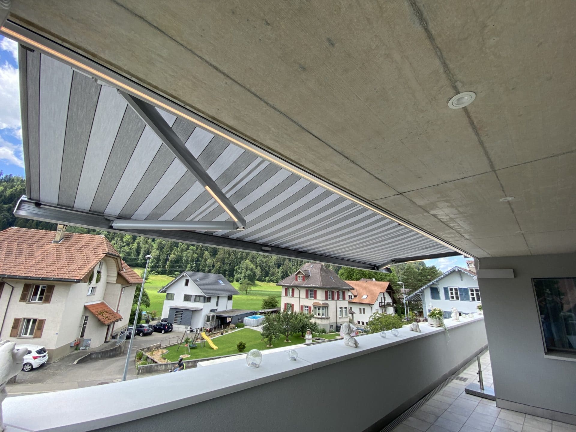 Gelenkarm mit LED | Metallbau Emmental | Brandanlagenbau Gelenkarm mit LED | Metallbau Emmental | Brandanlagenbau